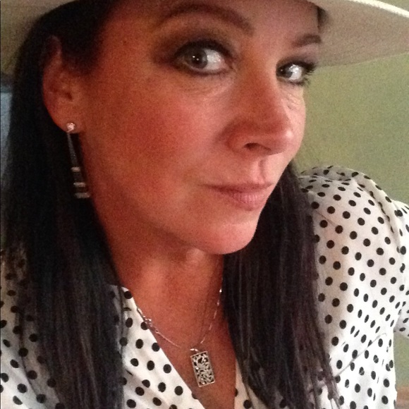 MEETthePOSHER my style? Living out MY VIBE & MOOD - Picture 5 of 8